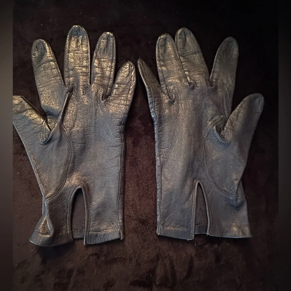 Vintage Soft Leather Kid Gloves from the 60’s. Small